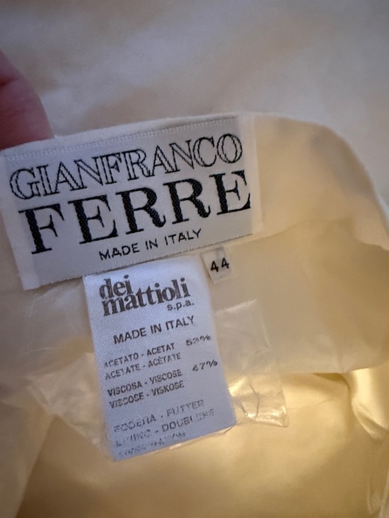 Gianfranco Ferre Cream Pencil Skirt with Gold Sequin Hem - Picture 6 of 6